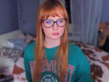 Изображение секс-шоу модели klementinagirl Изображение секс-шоу модели klementinagirl