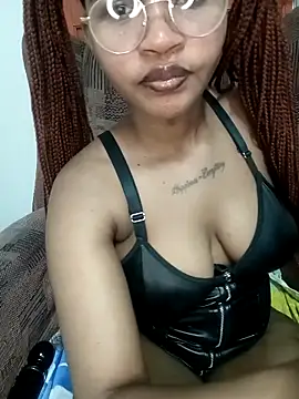 Hotsexyberry222's sex show image