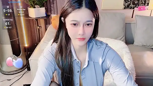 Изображение секс-шоу модели Auu-777 Изображение секс-шоу модели Auu-777