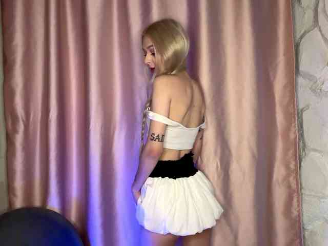 leilaelli's sex show image