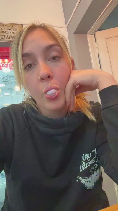 Ayutitaa's sex show image