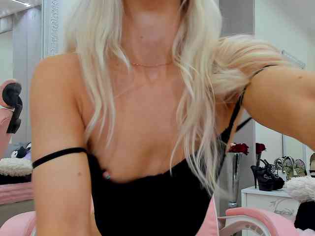 YannaMiana's sex show image