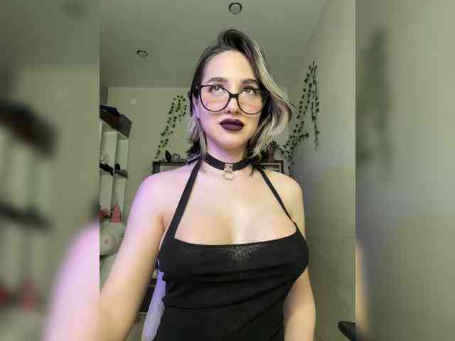 YoloLove's sex show image YoloLove's sex show image