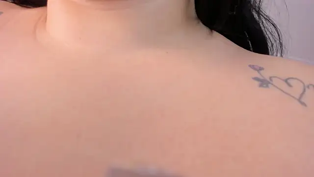 AmberiniHoffman's sex show image