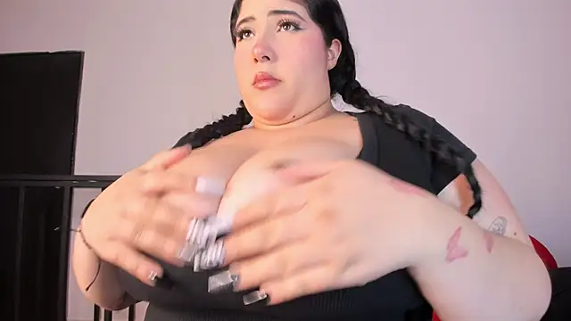 AmberiniHoffman's sex show image