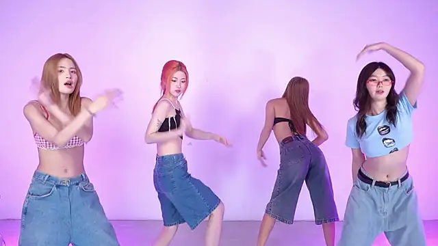 G-Velvet's sex show image