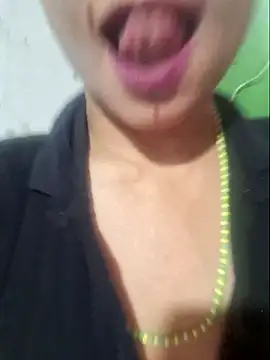 gatadeojosclaros's sex show image