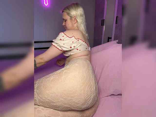 Изображение секс-шоу модели LuxBby Изображение секс-шоу модели LuxBby