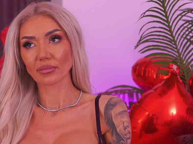 TheFallingAngel's sex show image