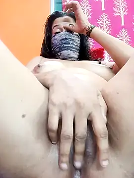 Изображение секс-шоу модели Hotpuja25