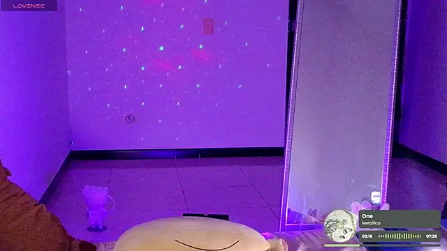 cherrybom969's sex show image