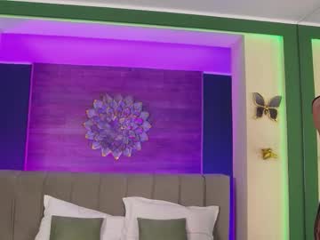 loradevine's sex show image