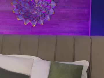 loradevine's sex show image