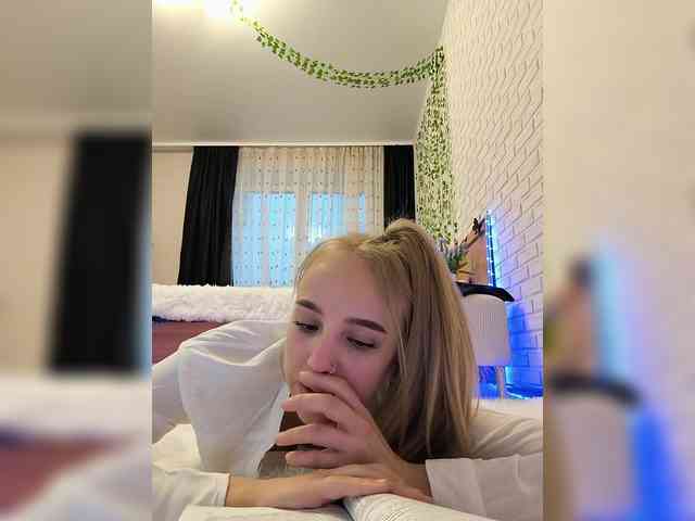 Изображение секс-шоу модели GORIGLAZ