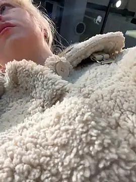 Изображение секс-шоу модели RonnieKiss Изображение секс-шоу модели RonnieKiss