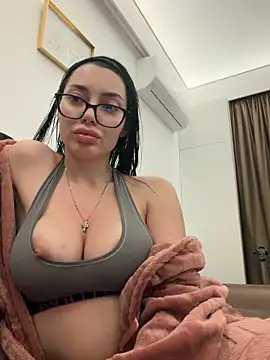 Изображение секс-шоу модели MyaSplash