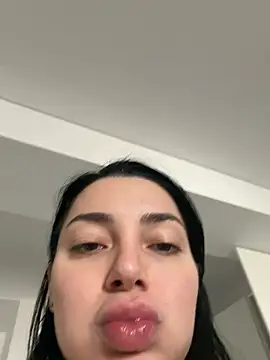 Изображение секс-шоу модели MyaSplash