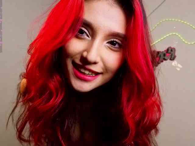 Изображение секс-шоу модели Linaage Изображение секс-шоу модели Linaage