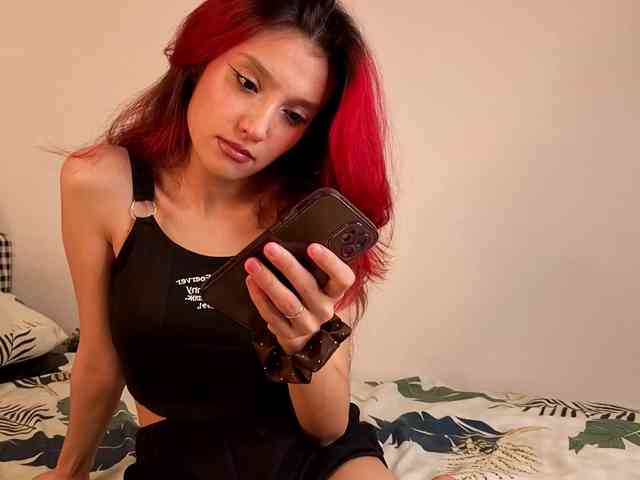 Изображение секс-шоу модели Linaage Изображение секс-шоу модели Linaage