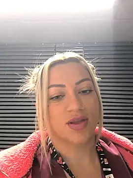 NinaRicci1518's sex show image