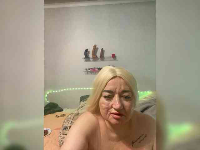 SVETIKBOMBOCHKA's sex show image SVETIKBOMBOCHKA's sex show image