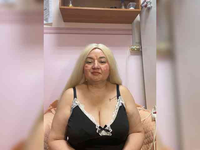 SVETIKBOMBOCHKA's sex show image