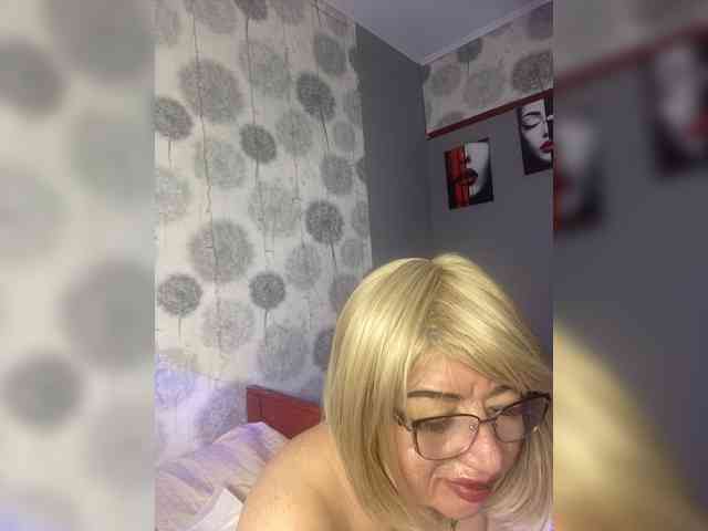 Sexshow-Bild von SVETIKBOMBOCHKA Sexshow-Bild von SVETIKBOMBOCHKA