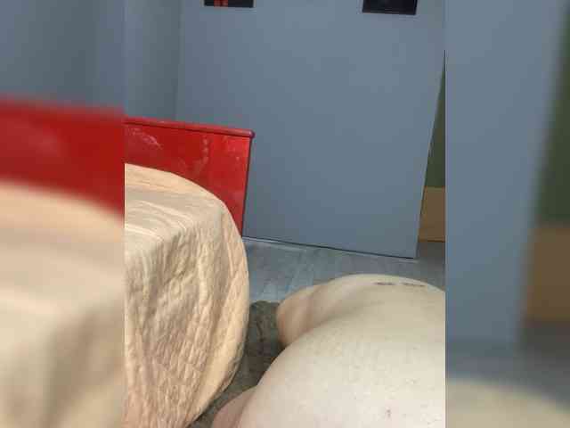 Sexshow-Bild von SVETIKBOMBOCHKA Sexshow-Bild von SVETIKBOMBOCHKA