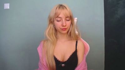 LuciaAdorable's sex show image