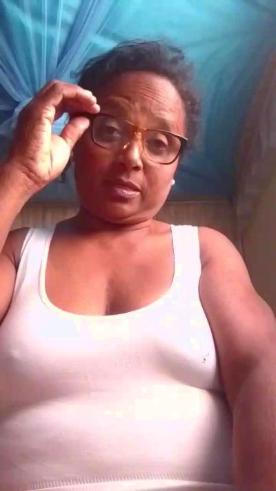 Изображение секс-шоу модели momsexy_xxx