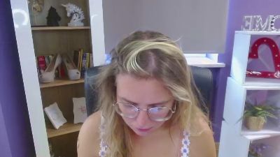 xZoey's sex show image