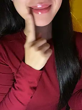 Изображение секс-шоу модели Uyennii02