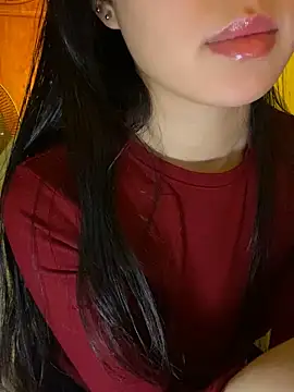 Изображение секс-шоу модели Uyennii02