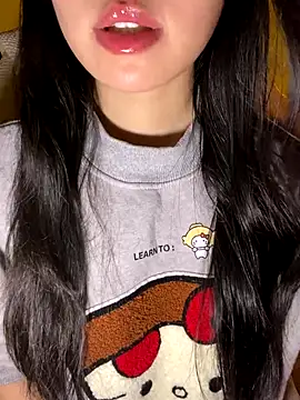 Изображение секс-шоу модели Uyennii02