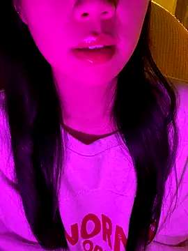 Изображение секс-шоу модели Uyennii02