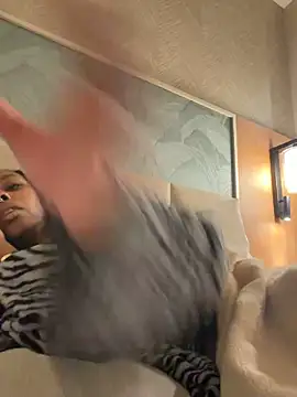 Your_Paris's sex show image