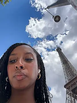 Your_Paris's sex show image