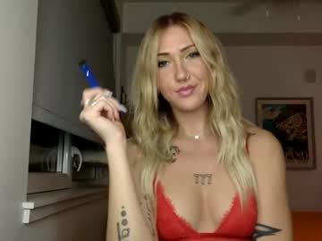 anisummers's sex show image