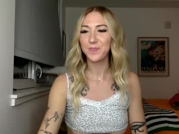 anisummers's sex show image