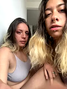 Enyeld_ruru's sex show image