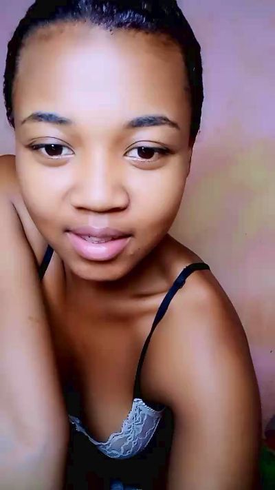 Изображение секс-шоу модели Elysca