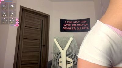 Изображение секс-шоу модели SilviaKinnion