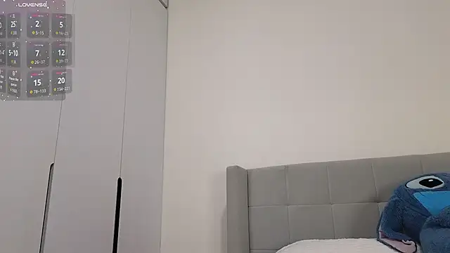 asianqueeny's sex show image