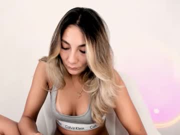 Изображение секс-шоу модели emyconneer