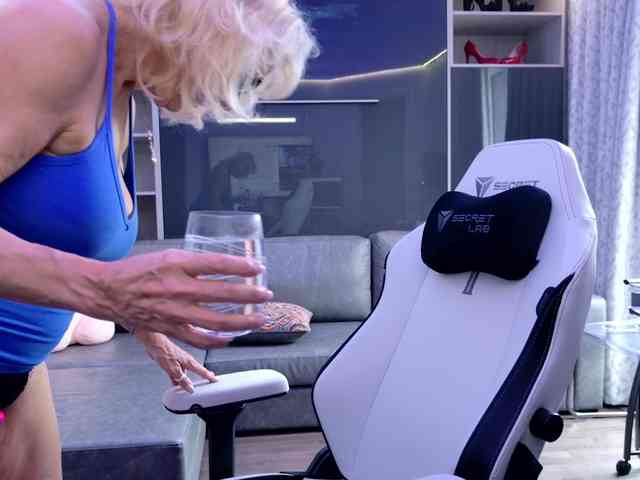 Изображение секс-шоу модели FitCougar