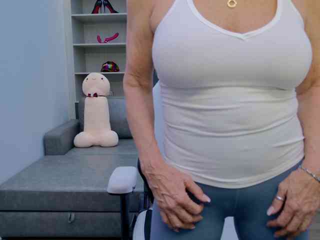 Изображение секс-шоу модели FitCougar Изображение секс-шоу модели FitCougar