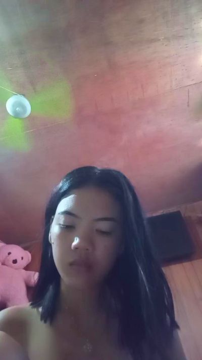 Изображение секс-шоу модели petitepinayX