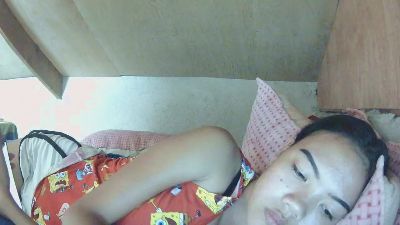 Изображение секс-шоу модели petitepinayX