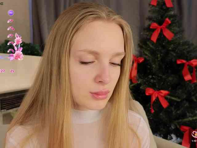 CrimsonAura's sex show image