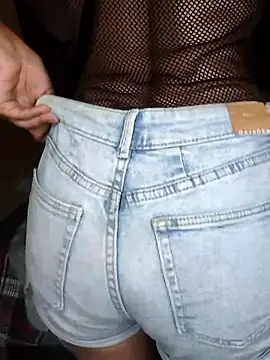 18riyaa's sex show image